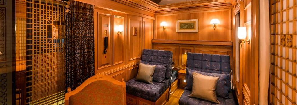Seven Stars in Kyushu Luxury Train Club suite April 2018