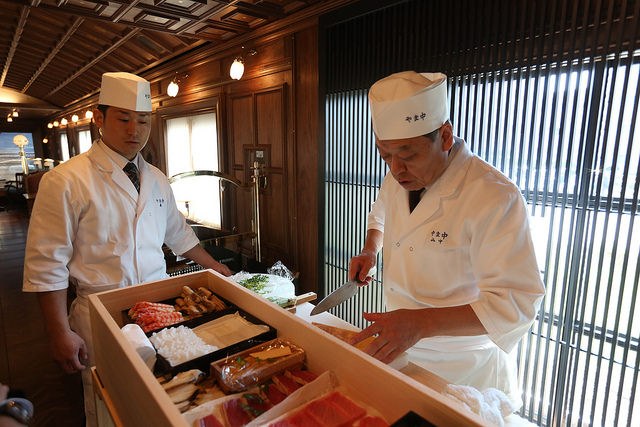 Seven-Stars-in-Kyushu-chefs.jpg