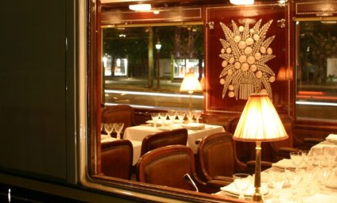 Luxury-train-dining